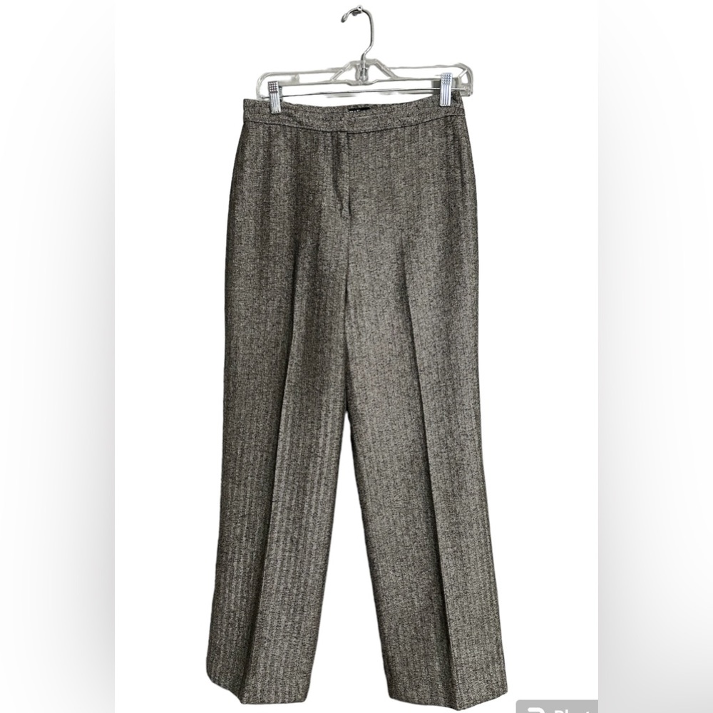 Signature by Larry Levine women’s size 6 fully lined trousers,